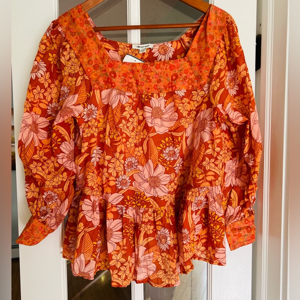 American Eagle Floral Print Blouse, NWT Size Small P2P 20”